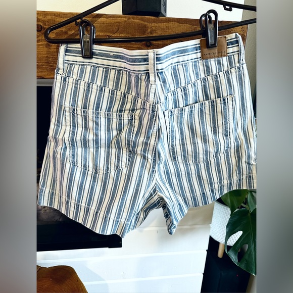 American Eagle Outfitters Denim Mom Shorts - Picture 4 of 8